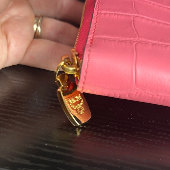 MCM LIKE NEW limited edition pink amazing condition - Picture 15 of 17